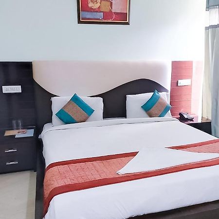 Roomshala 110 Hotel Mulaqaat - Shiv Nadar University Dadri Exterior foto