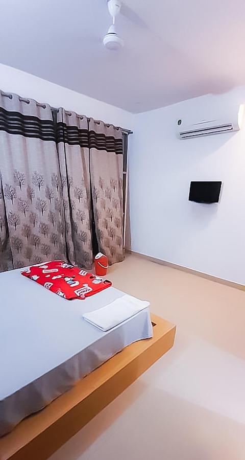 Roomshala 110 Hotel Mulaqaat - Shiv Nadar University Dadri Exterior foto