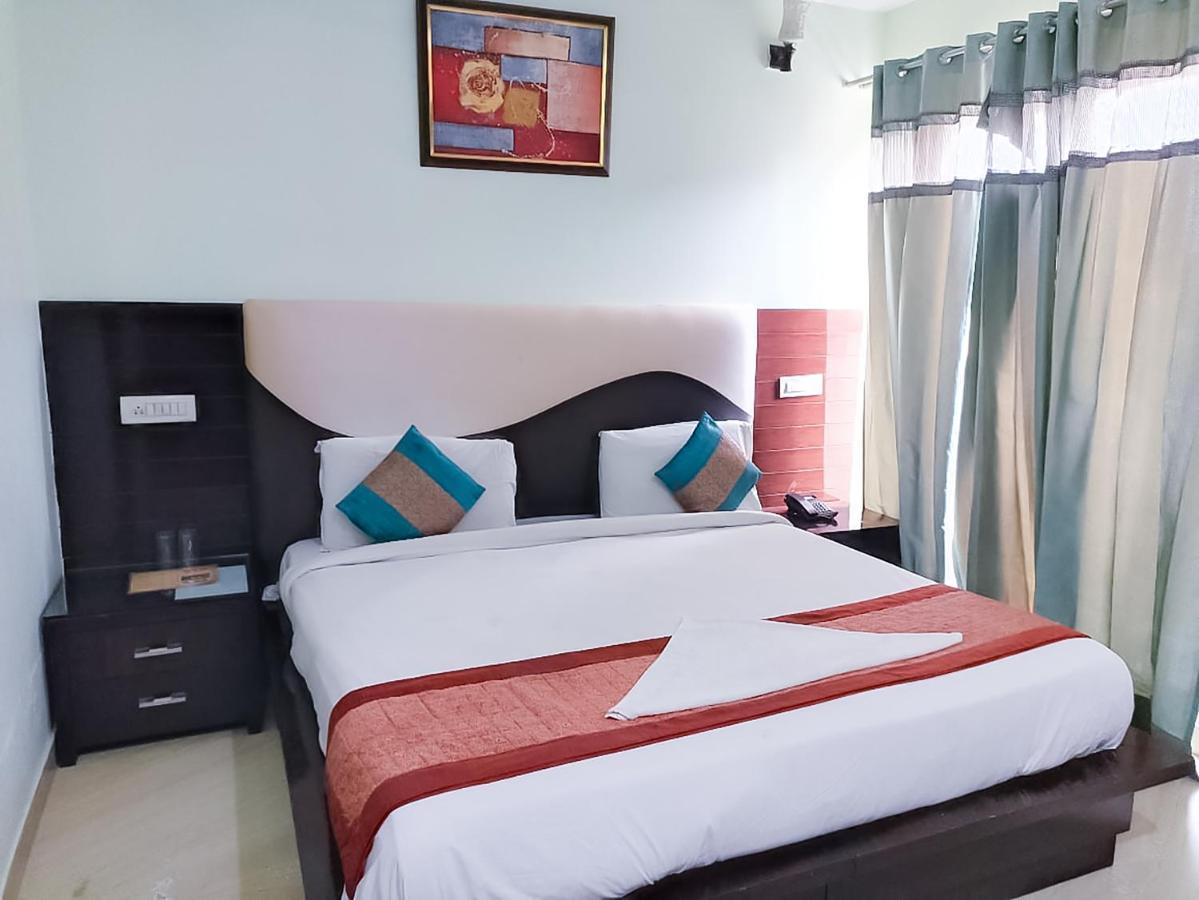 Roomshala 110 Hotel Mulaqaat - Shiv Nadar University Dadri Exterior foto